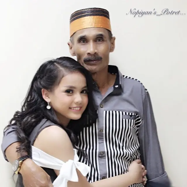 6 Potret Kenangan Putri DA dan Ayah, Tidak Didampingi ketika Menikah