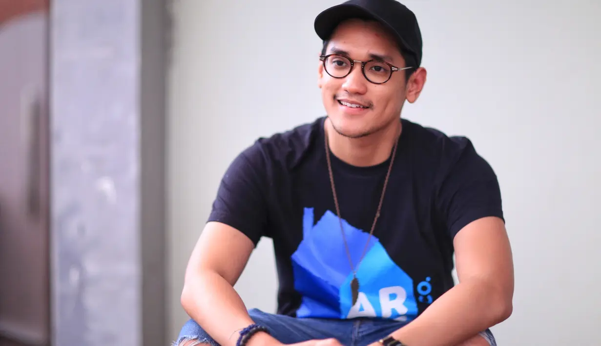 Salah satu pengisi acara perayaan ulang tahun Indosiar ke-22 Afgan Syahreza. Penyanyi solo ini akan berkolaborasi dengan penyanyi yang menjadi idolanya, Harvey Malaiholo. (Adrian Putra/Bintang.com)