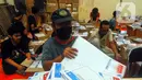 <p>Beberapa logistik itu di antaranya surat suara, bilik suara, kotak suara, serta berbagai perlengkapan untuk menunjang proses pemungutan suara. (merdeka.com/Arie Basuki)</p>