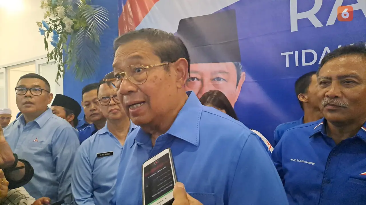 Ketua Majelis Partai Demokrat Susilo Bambang Yudhoyono (SBY) saat safari politik di wilayah Kota Sukabumi (Liputan6.com/Fira Syahrin).