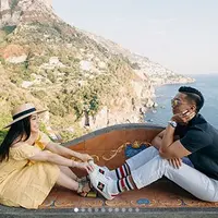 Rumor bahagia datang untuk pasangan kekasih Nikita Willy dan Indra Priawan Djokosoetono. Gara-gara Niki memakai cincin di jemarinya, Niki dan Indra dikabarkan sudah bertunangan. Benarkah? (Instagram/indpriw)