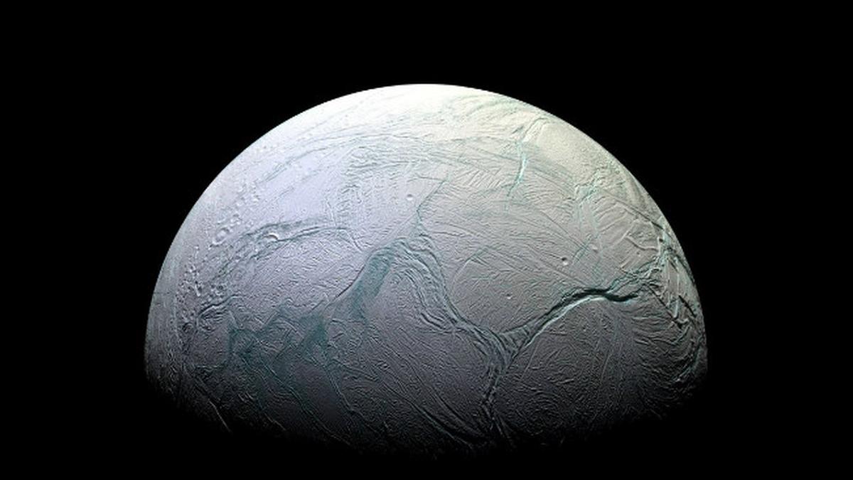 NASA、土星の月で生命を探索するヘビロボットを開発