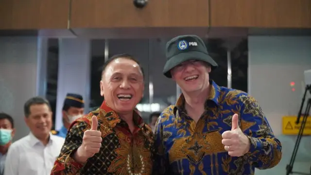 Ketua PSSI, Mochamad Iriawan bersama Presiden FIFA, Gianni Infantino.