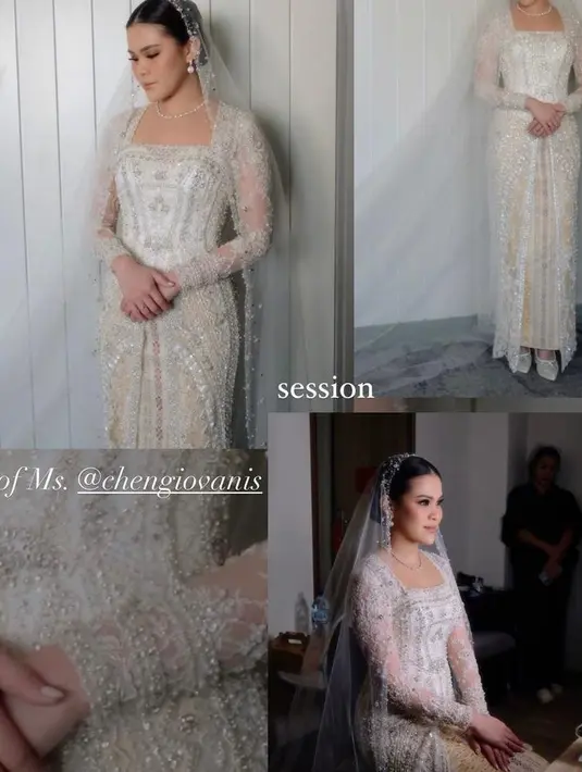 Kebaya model kerah square neck tersebut tampak dihiasi payet dan mutiara yang cantik. Dipadukan dengan kain songket dari Merdi Sihombing warna putih gading. [IG/fcgweddings/myrnamyura]