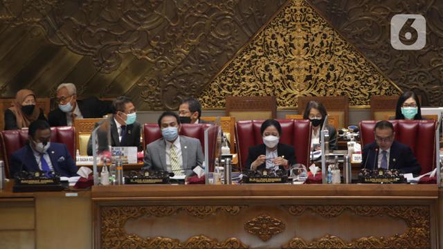 Rapat Paripurna Masa Sidang IV DPR