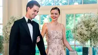Miranda Kerr Kesal Gara-Gara Facebook Curi Ide Bos Snapchat