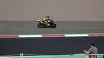 Pembalap dari Mooney VR46 Racing Team, Luca Marini saat melakukan sesi latihan bebas MotoGP Mandalika 2022 di Sirkuit Mandalika. (Bola.com/Ade Yusuf Satria)