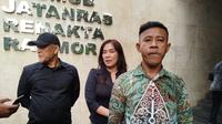 Dua korban terduga pelecehan eks rektor Universitas Pancasila Edie Toet Hendratno penuhi panggilan Polda Metro Jaya, Rabu (19/6/2024). (Liputan6.com/Ady Anugrahadi).
