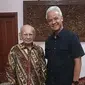 Calon Presiden (Capres) nomor urut 3, Ganjar Pranowo saat bertemu dengan mantan Pakar Lingkungan Hidup dan Kehutanan, Emil Salim. (Dok. Istimewa)