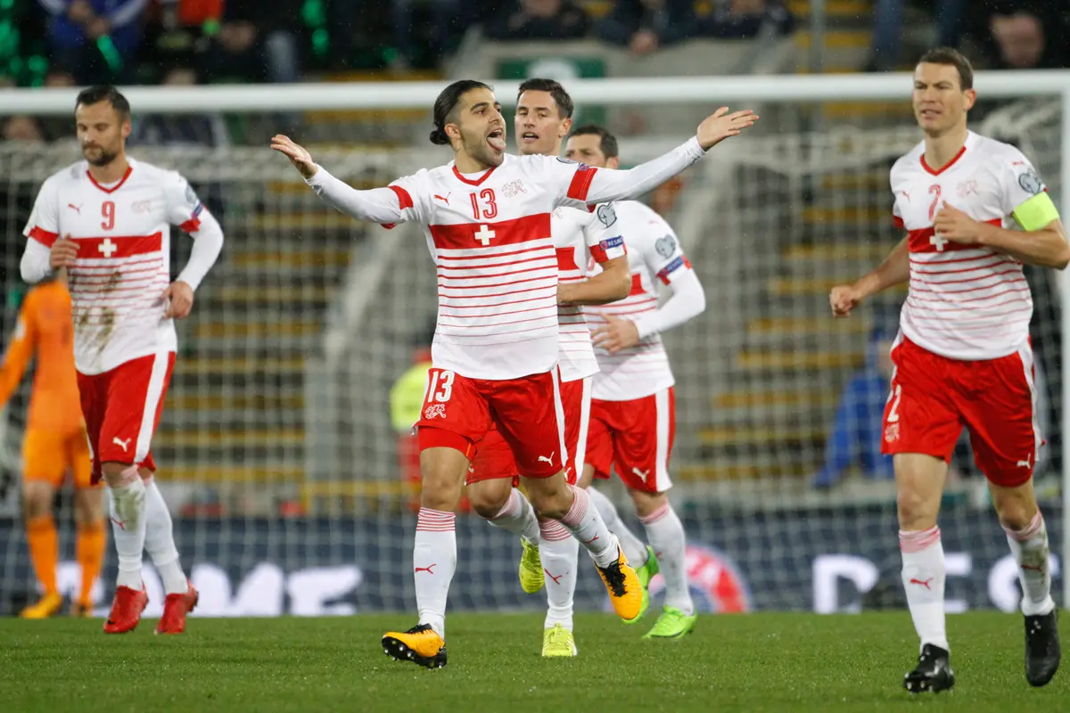 Swiss Curi Kemenangan di Kandang Irlandia Utara