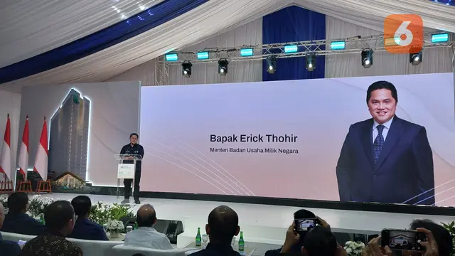Menteri BUMN Erick Thohir meremikan dimulainya pembangunan (groundbreaking) BSI Tower, di Jalan Merdeka Selatan, Jakarta Pusat, Kamis (9/11/2023).(Arief/Liputan6.com)