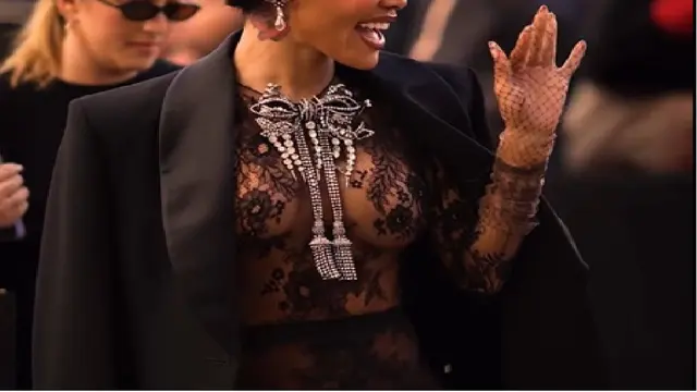 Teyana Taylor Tampil Nyaris Telanjang di Paris Fashion Week 2026, Pakai Replika Mahkota Louvre yang Hilang