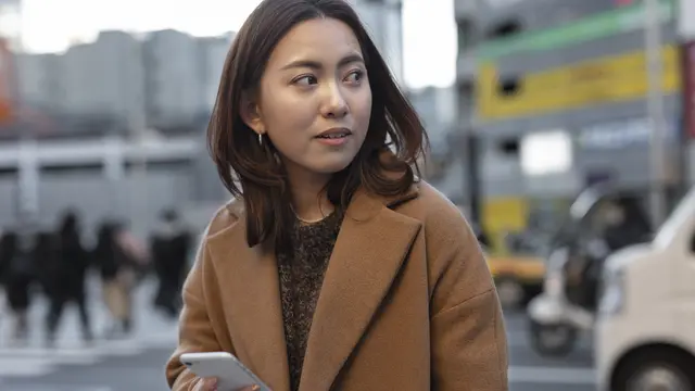 wanita oktober mencampuri urusan