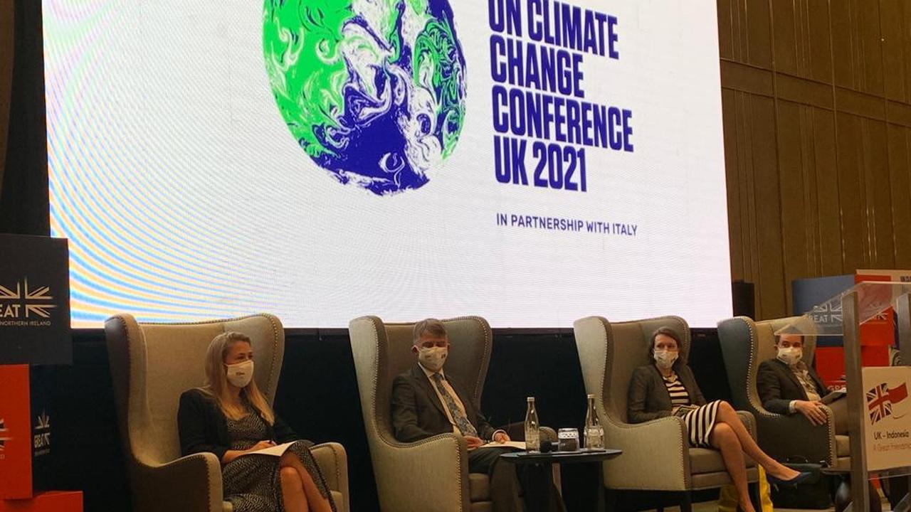 Duta Besar Inggris untuk Indonesia dan Timor Leste, Owen Jenkins dalam media briefing KTT COP26, Kamis (28/10/2021).