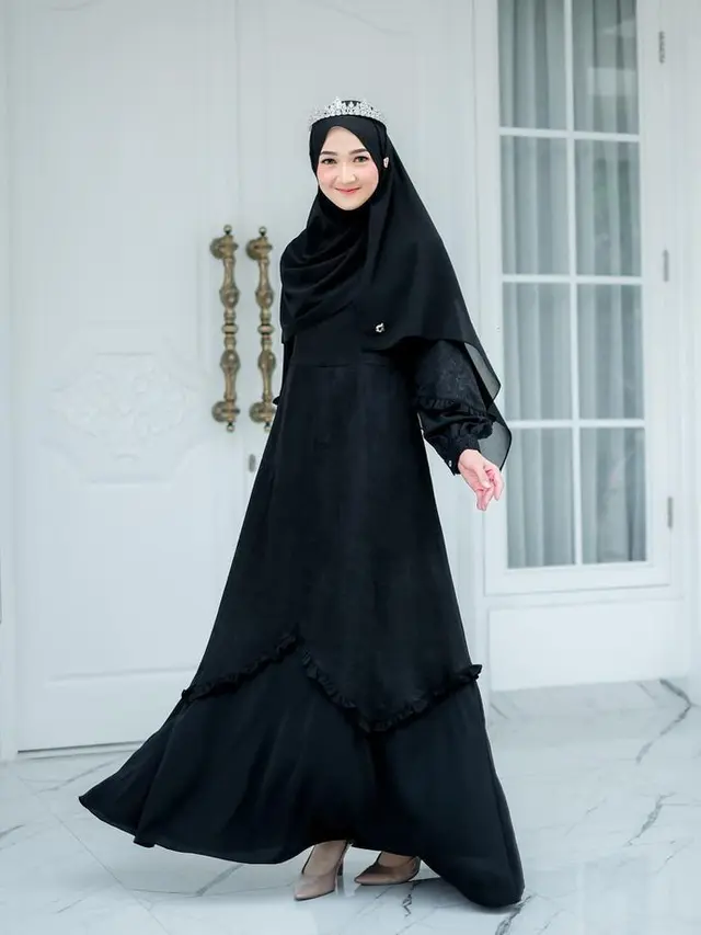Gamis Syar'i Hitam Polos Renda