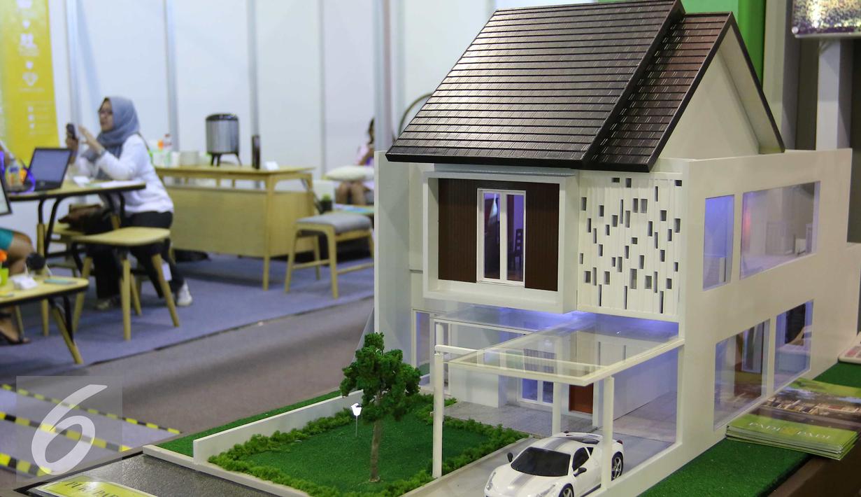 Sebuah maket perumahan di tampilkan di pameran properti di Jakarta, Kamis (8/9). Sepanjang semester I-2016, pertumbuhan KPR mencapai 8,0%, sehingga diperkirakan pertumbuhan KPR hingga semester I-2017 menjadi 11,7%. (Liputan6.com/Angga Yuniar)