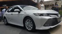 All New Toyota Camry 2019 memiliki tipe Hybrid  sebagai varian tertinggi. (Arief Aszhari/Liputan6.com)