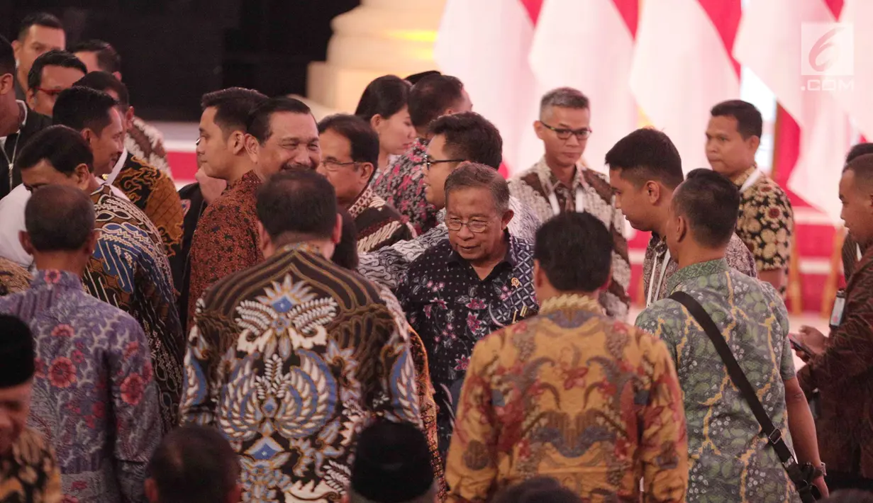 Menko Perekonomian Darmin Nasution ketika menghadiri Debat Capres di Hotel Sultan, Jakarta, Minggu (17/2). Debat mengusung tema pangan, energi, infrastruktur, sumber daya alam, dan lingkungan hidup. (Liputan6.com/Faizal Fanani)