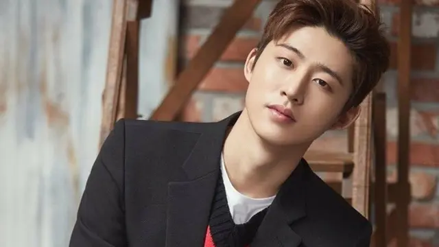 B.I iKON (Soompi)