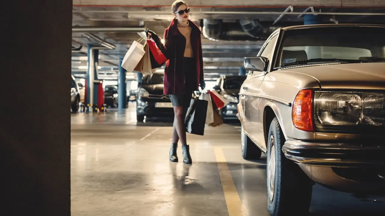 Fashion Item yang Wajib Ada di Mobil Cewek Modis, Cek Yuk!
