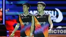 Pebulu tangkis ganda putra Indonesia, Raymond Indra/Nikolaus Joaquin saat bertanding melawan wakil Malaysia, Goh Sze Fei/Nur Izzuddin Rumsani pada final Indonesia Masters 2026 di Istora Gelora Bung Karno, Senayan, Jakarta, Minggu (25/1/2026). Ganda putra Indonesia, Raymond Indra/Nikolaus Joaquin, harus puas menempati posisi runner-up dalam ajang Indonesia Masters 2026. (Bola.com/Bagaskara Lazuardi)