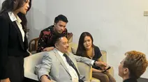 Terdapat momen menarik kedekatan Yakub Hasibuan saat berfoto bareng Jessica Wongso. Yakub terlihat bercanda lewat caption unggahannya tersebut yang menyinggung nama Jessica Mila. (Liputan6.com/IG/@vanessaxkaliey)