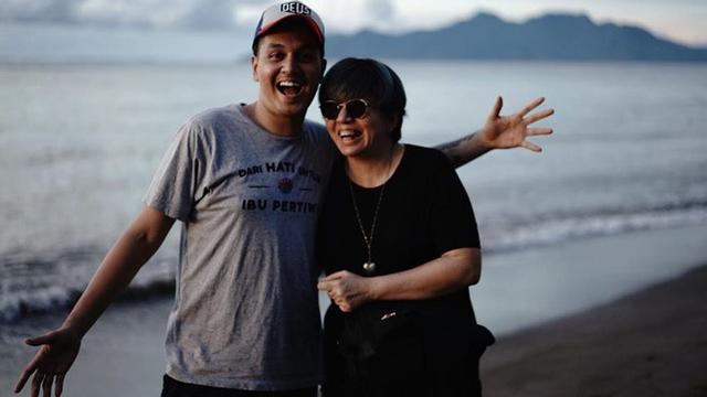 Tak Kalah Keren dari Anak, Ini 6 Potret Ibu Kevin Julio yang Jarang Tersorot