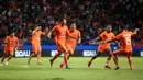 <p>Selebrasi pemain Borneo FC, Muhammad Alfharezzi (tengah) setelah mencetak gol pertama timnya ke gawang Madura United pada laga leg kedua semifinal Championship Series BRI Liga 1 2023/2024 di Stadion Batakan, Balikpapan, Kalimantan Timur, Minggu (19/5/2024). (Bola.com/Bagaskara Lazuardi)</p>