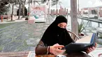 Inara Rusli sebelum memutuskan lepas cadar penampilannya sangat anggun. Ia tetap stylish meski tampil tertutup. Momen Inara foto candid ini banjir pujian dari warganet. (Liputan6.com/IG/mommy_starla)