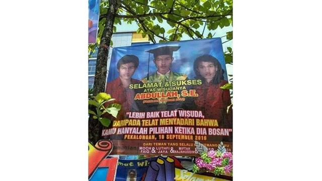 Hadiah Wisuda Ini Kelewat Unik