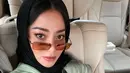 Penampilan Nikita Willy dengan menggunakan karudung pun sukses curi perhatian publik. Bahkan,banyak pula netizen yang memuji penampilan Nikita yang tetap terlihat menawan. (Liputan6.com/IG/@nikitawillyofficial94)
