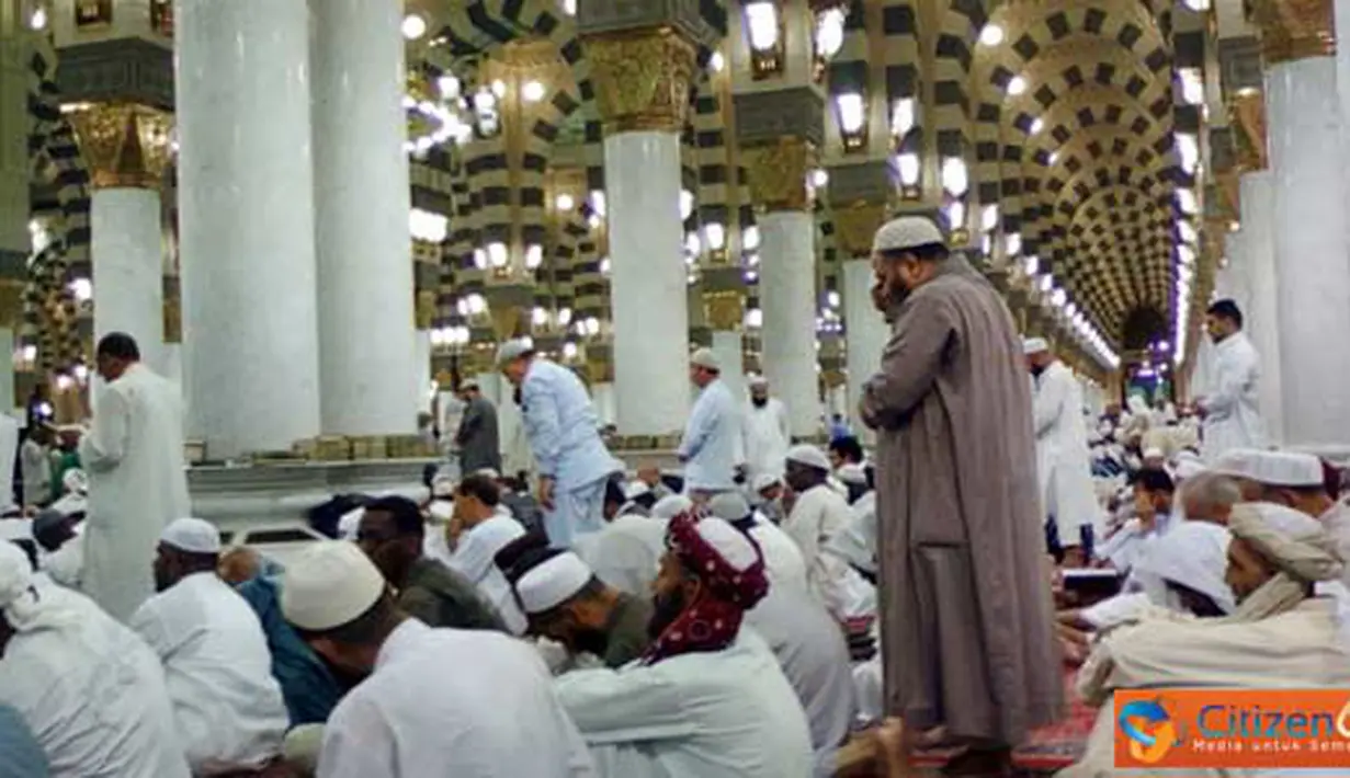 Citizen6, Madinah:Suasana Ibadah Sholat Jumat di Mesjid Nabawi Madinah. (Pengirim: Aribowo Suprayogi)
