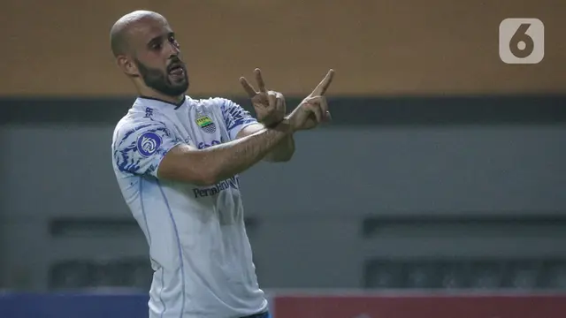 Persib Bandung Bungkam Persita Tangerang 2-1