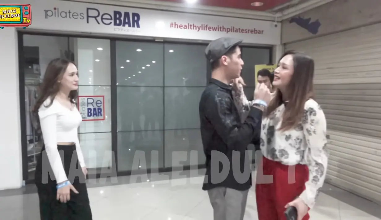 Baru-baru ini saat El Rumi tanding tinju, Laura bertemu dengan Maia Estianty. [YouTube/MAIA ALELDUL TV]