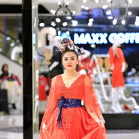 Vicky Shu, kini tak hanya berprofesi sebagai penyanyi. Ia melebarkan sayapnya di dunia fashion dan tak heran jika kesibukannya kian bertambah. Meskipun begitu, ternyata Vicky tak lupa dengan urusan cintanya. (Adrian Putra/Bintang.com)