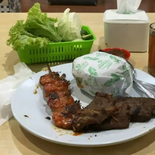 Tempat Makan Enak Dekat Pasar Baru Bandung