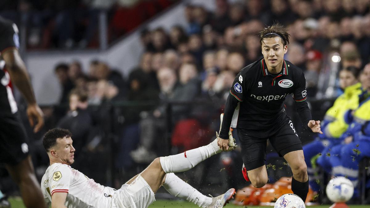 Manchester United Kepincut Pemain Jepang dari Liga Belanda, Calon Pendamping Kobbie Mainoo