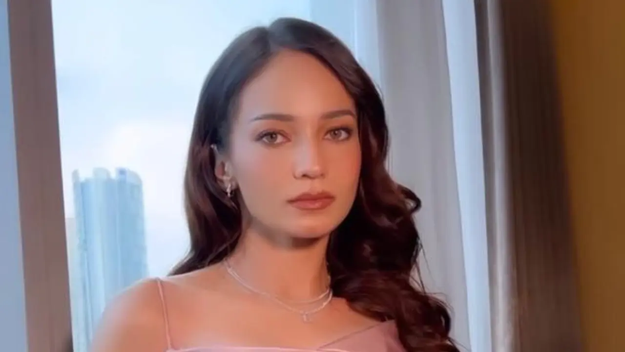 10 Inspirasi Baju Bridesmaid Pernikahan Jessica Mila dengan Dress, dari Enzy Storia hingga Yuki Kato