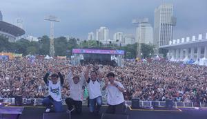 Grup band Wali saat tampil pada hari kedua gelaran KapanLagi Buka Bareng (KLBB) Festival 2026 di Stadion Madya, Kompleks Gelora Bung Karno, Senayan, Jakarta, Minggu 1 Maret 2026. (Dok/Kapanlagi Youniverse)