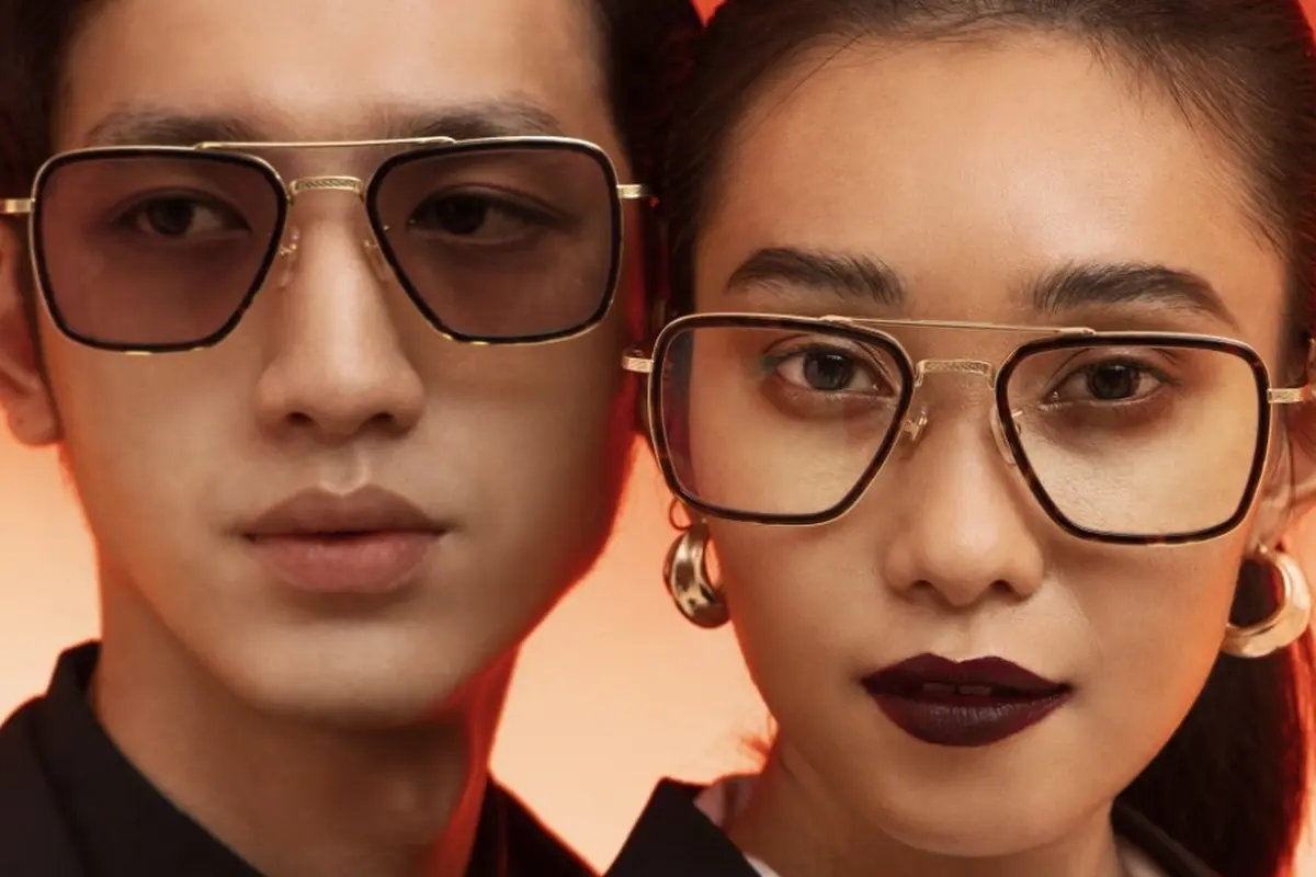 Kacamata STARK, kolaborasi antara MARVEL dan SATURDAYS