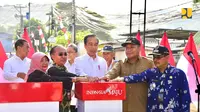 Presiden Joko Widodo (Jokowi) melaksanakan peresmian Inpres Jalan Daerah (IJD) di Nusa Tenggara Barat (NTB). (dok: PUPR)