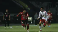 Pelatih Bali United, Stefano Cugurra Teco, takjub dengan perfoma Fahmi Al Ayyubi yang mampu beradaptasi cepat dengan tim. (dok. Bali United)