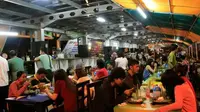 Simpang Lima memang terkenal sebagai salah satu tempat kuliner favorit bagi para pemburu makanan di Indonesia.