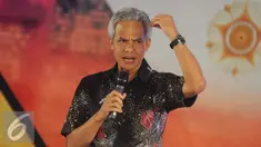 Gubernur Jawa Tengah Ganjar Pranowo saat berbagi cerita inspiratif kepada mahasiswa Yogjakarta, Kamis (3/11) EGTC 2016 di kota terakhir ini menghadirkan sosok atau tokoh yang menginspirasi. (Liputan6.com/Helmi Afandi)