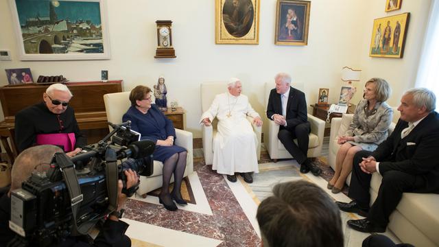 Bertepatan dengan Paskah, Paus Emeritus Benediktus XVI Ulang Tahun ke-90