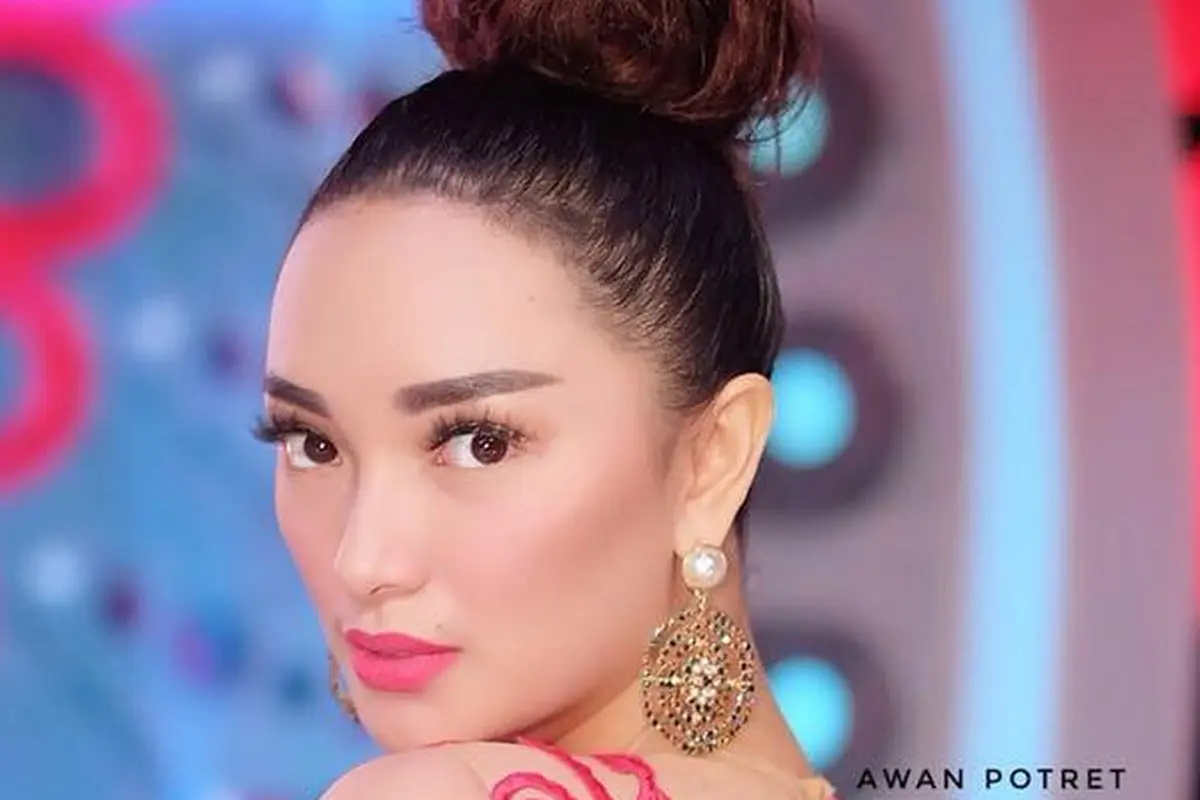 [Bintang] Zaskia Gotik