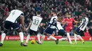 Liverpool masih terlalu perkasa bagi Tottenham. Pasukan Arne Slot tampil dominan selama 90 menit untuk mengamankan kemenangan telak 4-0 dan mengubah agregat jadi 4-1. (AP Photo/Jon Super)