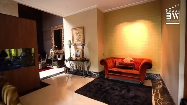 Tagihan Listrik Capai Rp100 Juta Per Bulan, Ini 8 Potret Megah Rumah Jennifer Jill