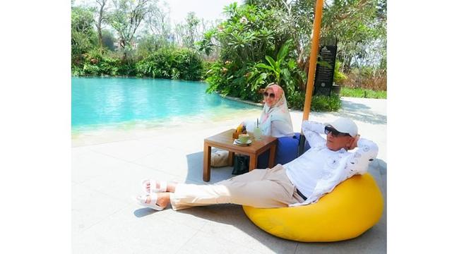 7 Potret Mesra Mark Sungkar Dan Istri Terpaut Usia 45 Tahun Hot Liputan6 Com