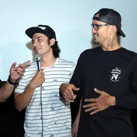 Rabu (6/9/2017), di XXI Blok M Square, Jakarta Selatan, para bintang turut serta dengan nobar bersama anak-anak dari Rumah Singgah Tabayun, kabupaten Bogor. Keseruan pun tampak terasa di sana. (Deki Prayoga/Bintang.com)